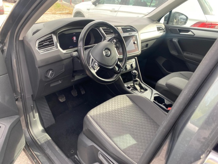 "Disponibile" Volkswagen Tiguan Sport  RLine Exterior 1.6 TDI 116 CV - immagine 13